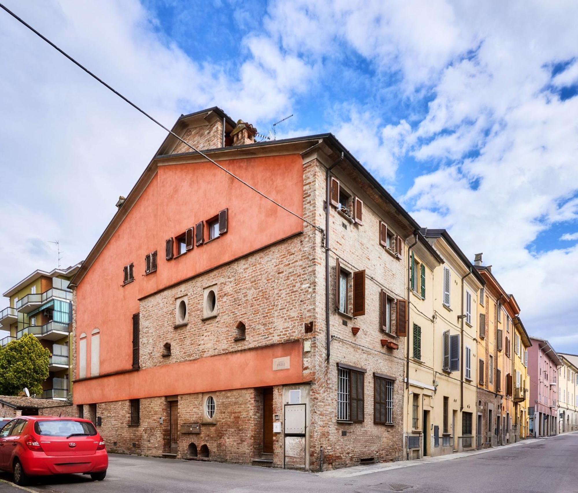 Il Lusso Della Semplicita Apartment Piacenza Exterior photo